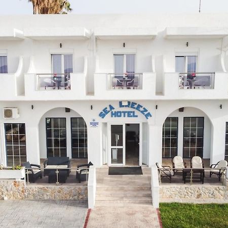 Sea Breeze Hotel Мастрихари Екстериор снимка