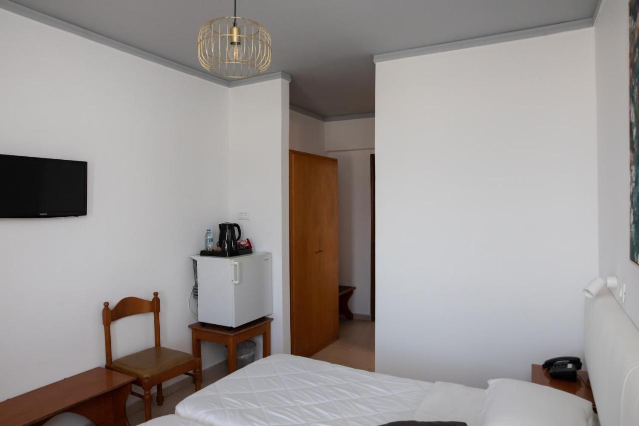 Sea Breeze Hotel Мастрихари Екстериор снимка