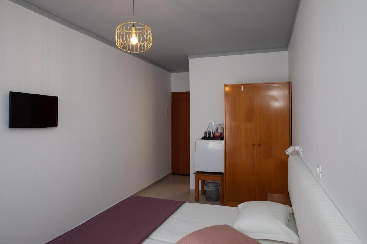 Sea Breeze Hotel Мастрихари Екстериор снимка