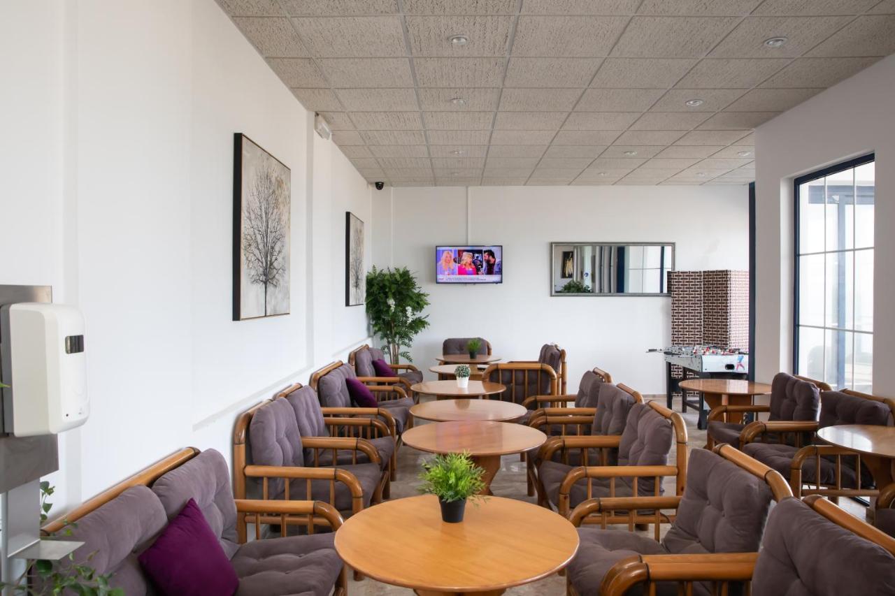 Sea Breeze Hotel Мастрихари Екстериор снимка