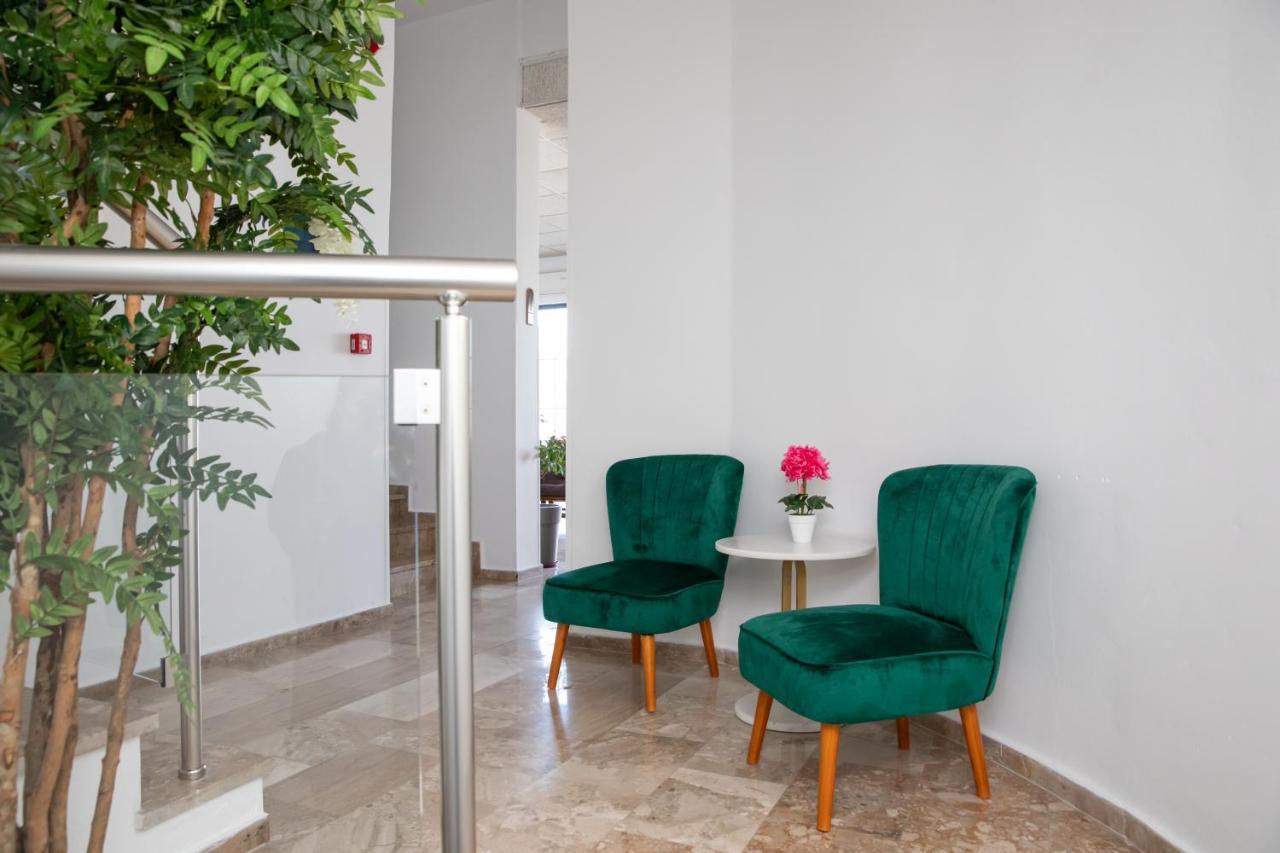 Sea Breeze Hotel Мастрихари Екстериор снимка