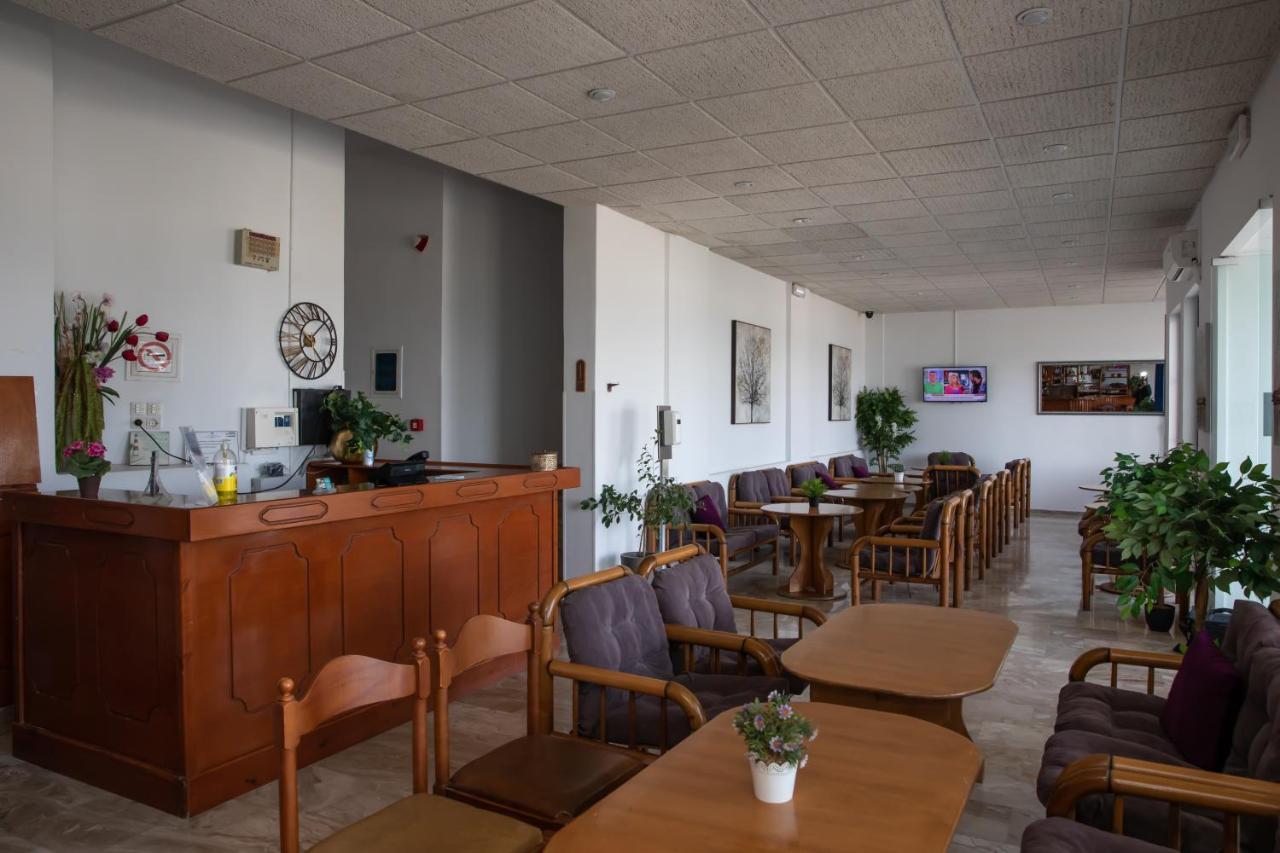 Sea Breeze Hotel Мастрихари Екстериор снимка