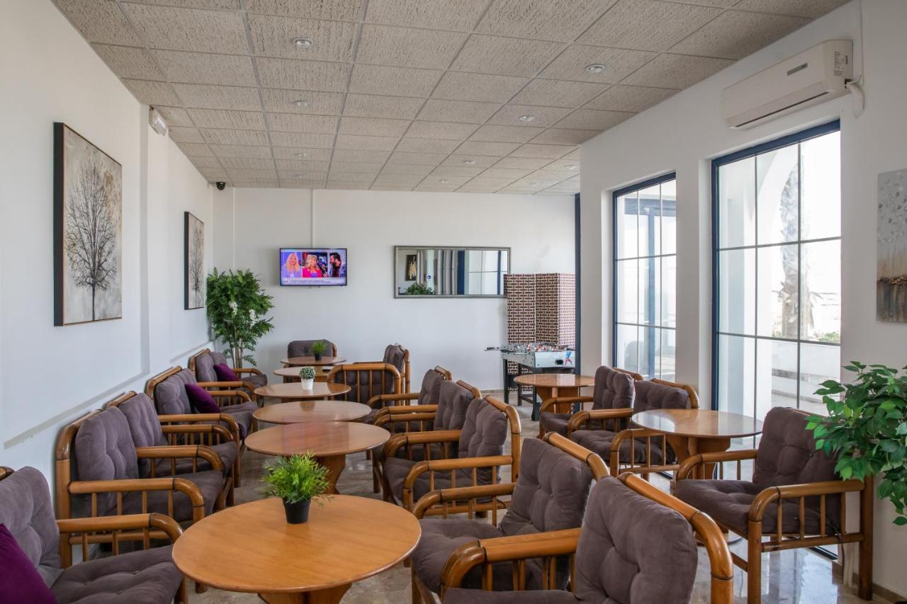 Sea Breeze Hotel Мастрихари Екстериор снимка