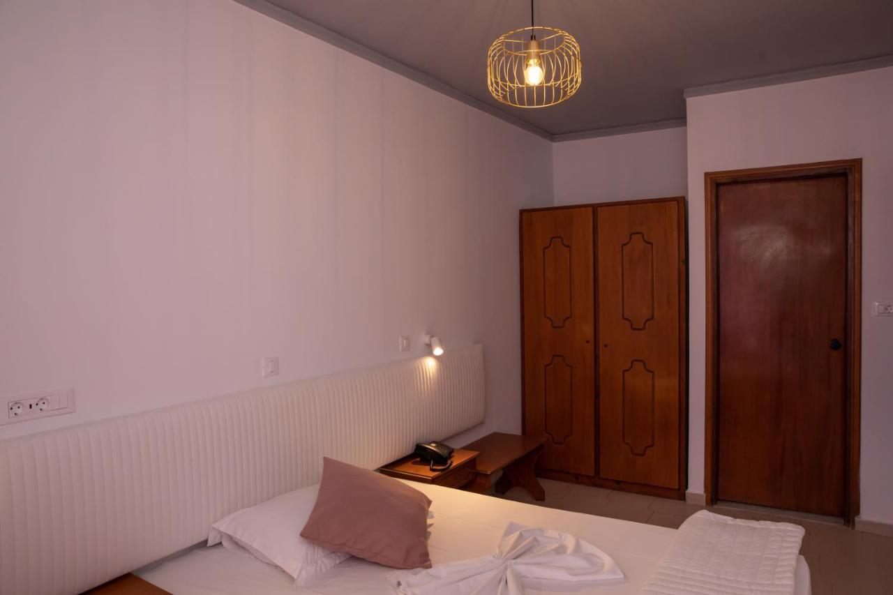 Sea Breeze Hotel Мастрихари Екстериор снимка