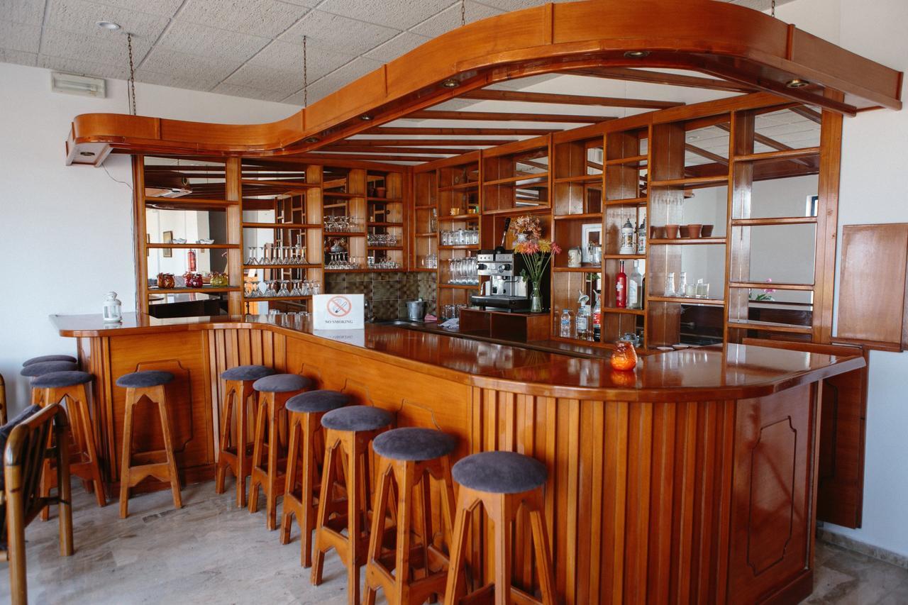Sea Breeze Hotel Мастрихари Екстериор снимка