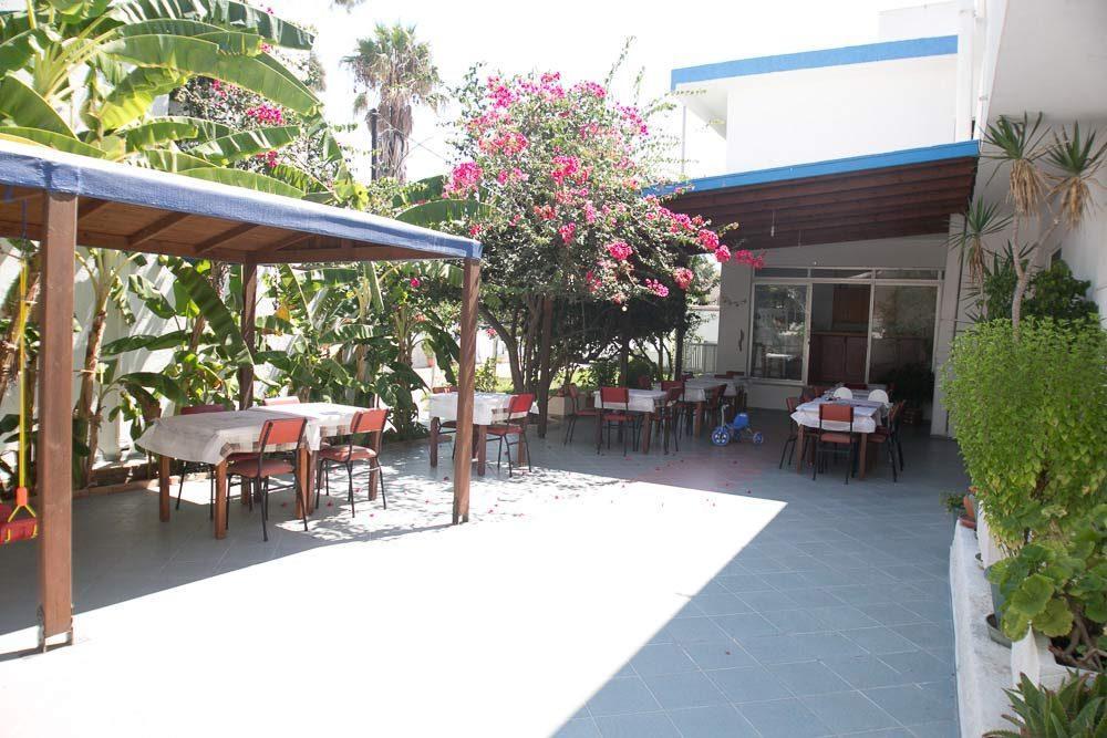 Sea Breeze Hotel Мастрихари Екстериор снимка